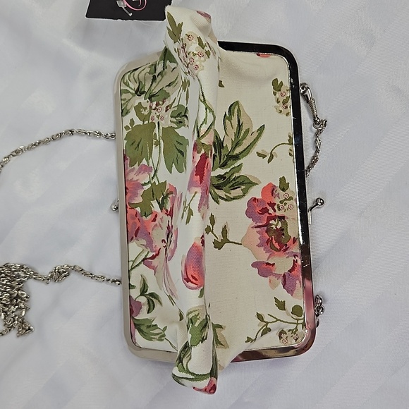 Dress sweet chain purse with roses - Picture 6 of 6